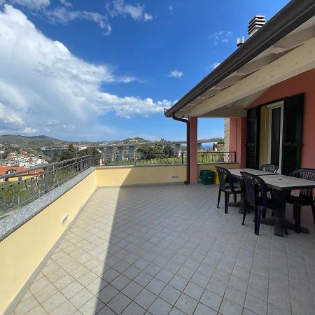 La Quercia Casa Vacanza Imperia Buitenkant foto