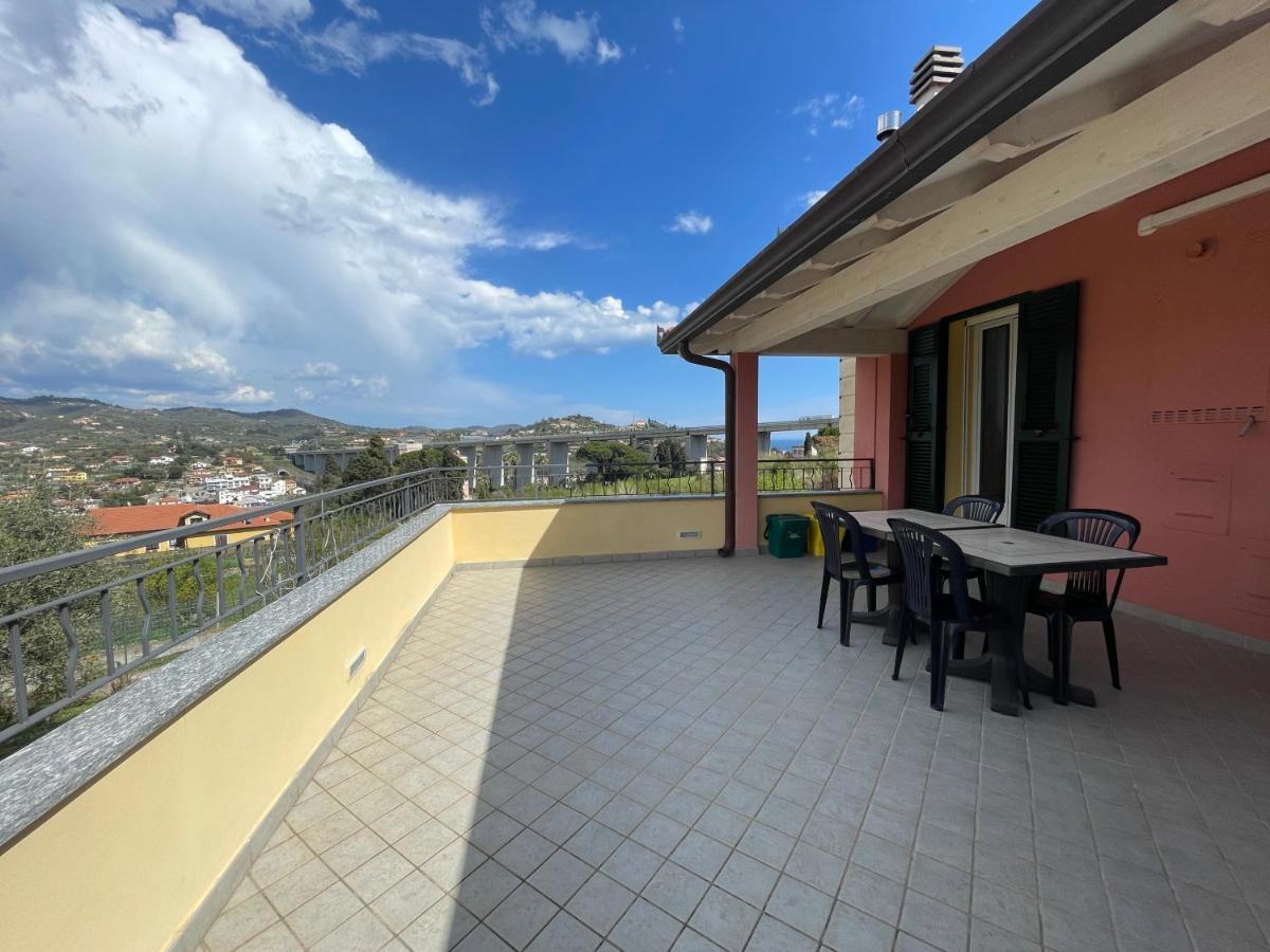 La Quercia Casa Vacanza Imperia Buitenkant foto