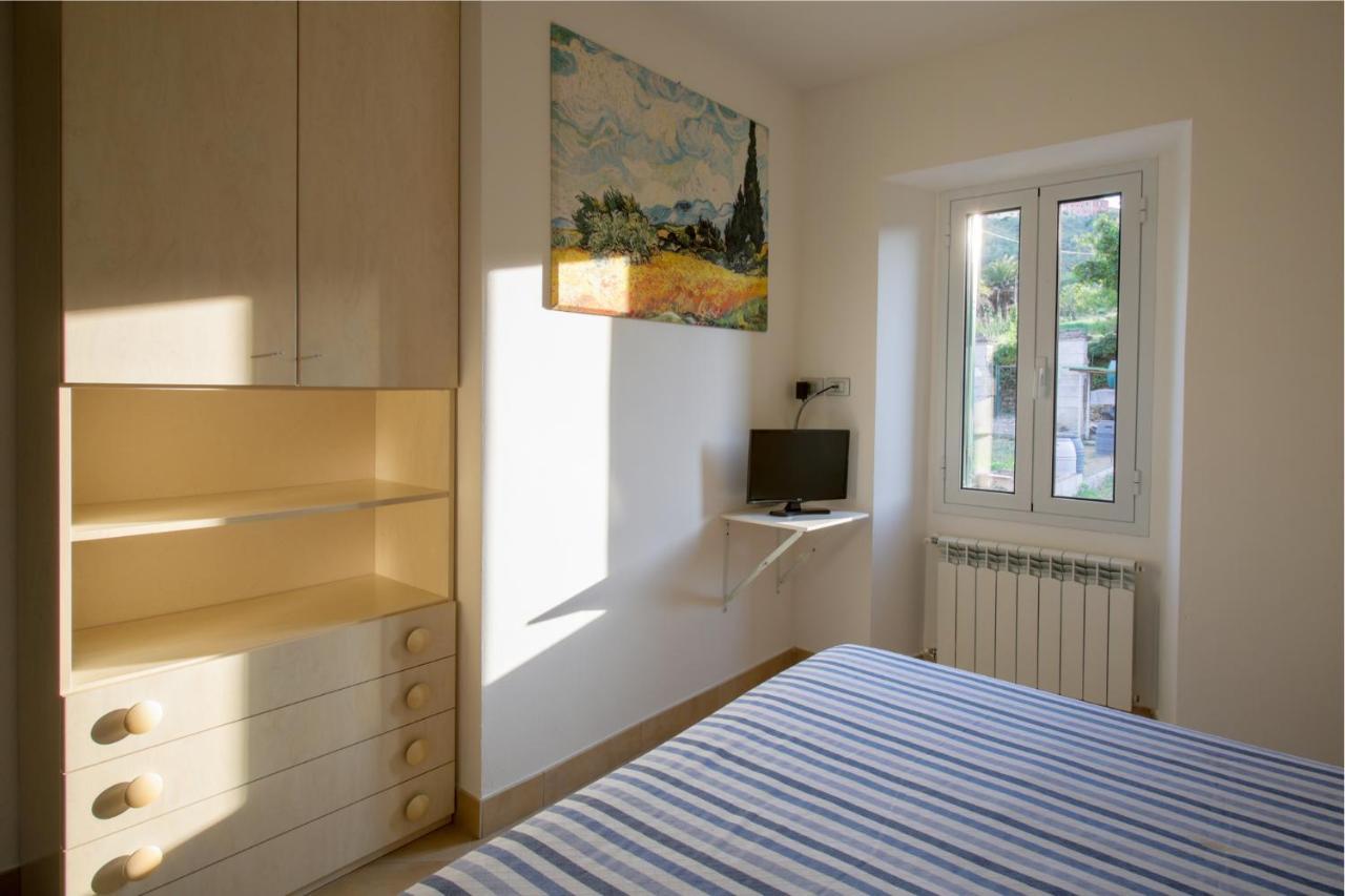 La Quercia Casa Vacanza Imperia Buitenkant foto