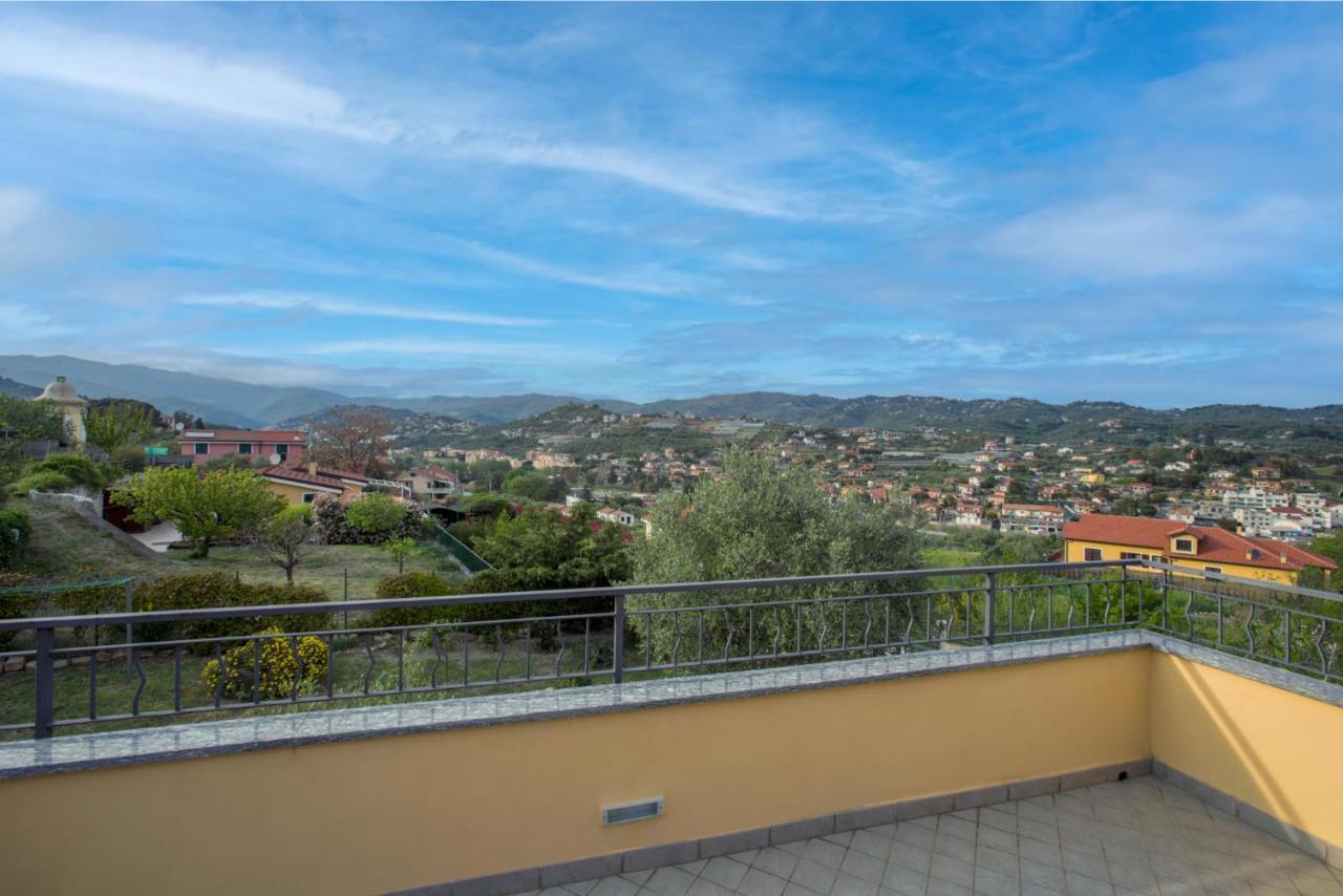 La Quercia Casa Vacanza Imperia Buitenkant foto
